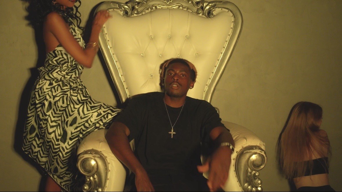 Juuva Teasin throne still